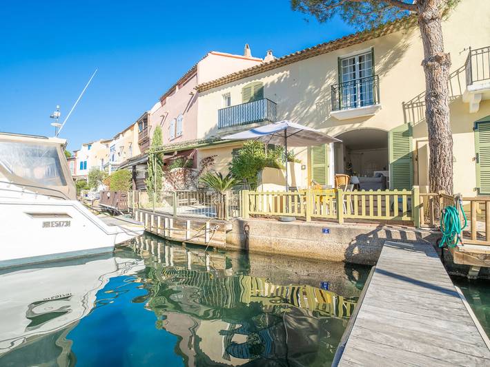 Vacation rental for 8 people, with Balcony and Terrace as well as Yard in Grimaud