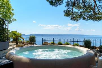 Ferienwohnung für 4 Personen, mit Whirlpool und Terrasse in Brela