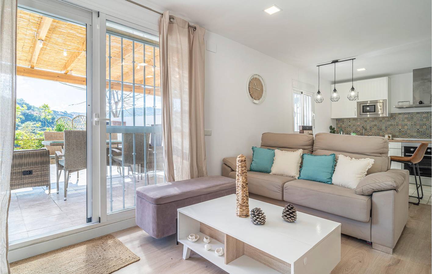 Feriehus for 4 personer med terrasse in Arenas, Málaga Provinsen