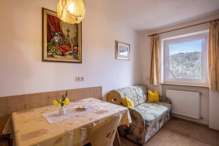 Hel lägenhet, Vacation Apartment "Gitschbergblick" close to Skiing & Hiking Areas with Mountain View & Wi-Fi in Margen, Terenten