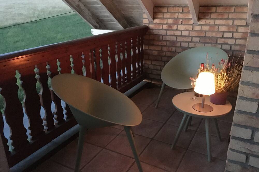 Ganze Wohnung, Ganz schöne gemütliche Dachwohnung mit herrlicher Aussicht und Ruhe in Windeck, Windecker-Ländchen