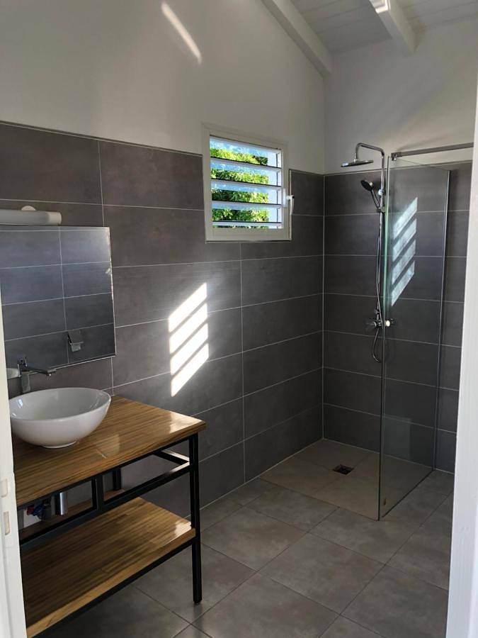 Location de vacances pour 3 personnes, avec jardin et piscine dans Saint-Louis (Marie-Galante) - 4