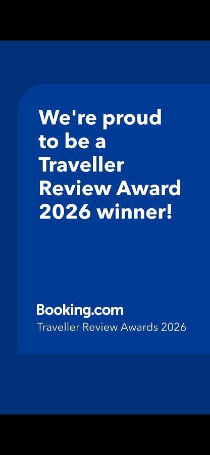 Location de vacances pour 4 personnes, avec piscine et bassin pour enfant ainsi que jardin et vue à Épeigné-les-Bois - 2