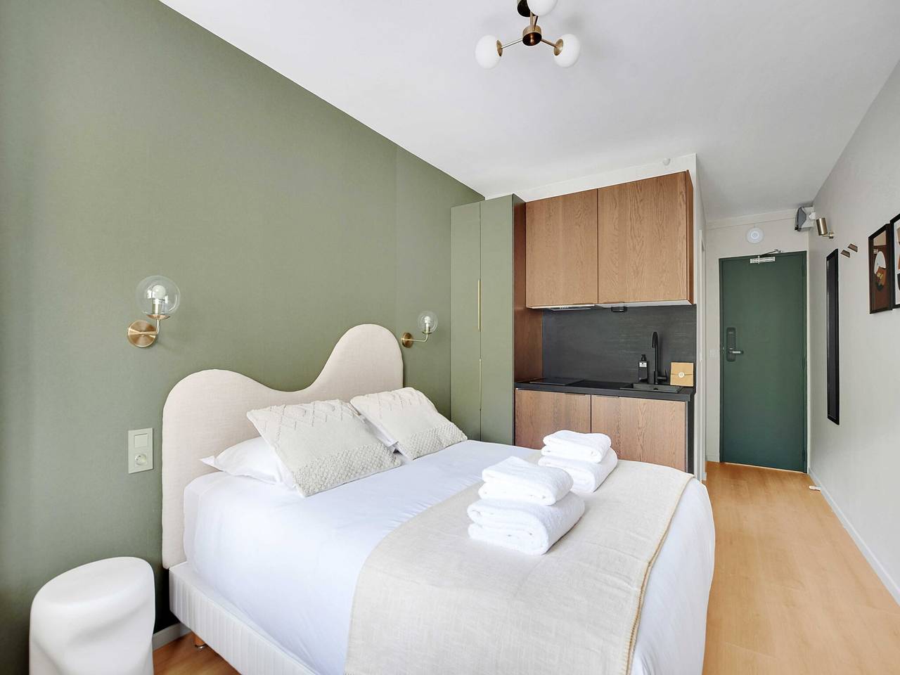 Ganze Wohnung, Moderne Residenz „Green Suites“ – Meudon/Vélizy in Meudon, Hauts-de-Seine