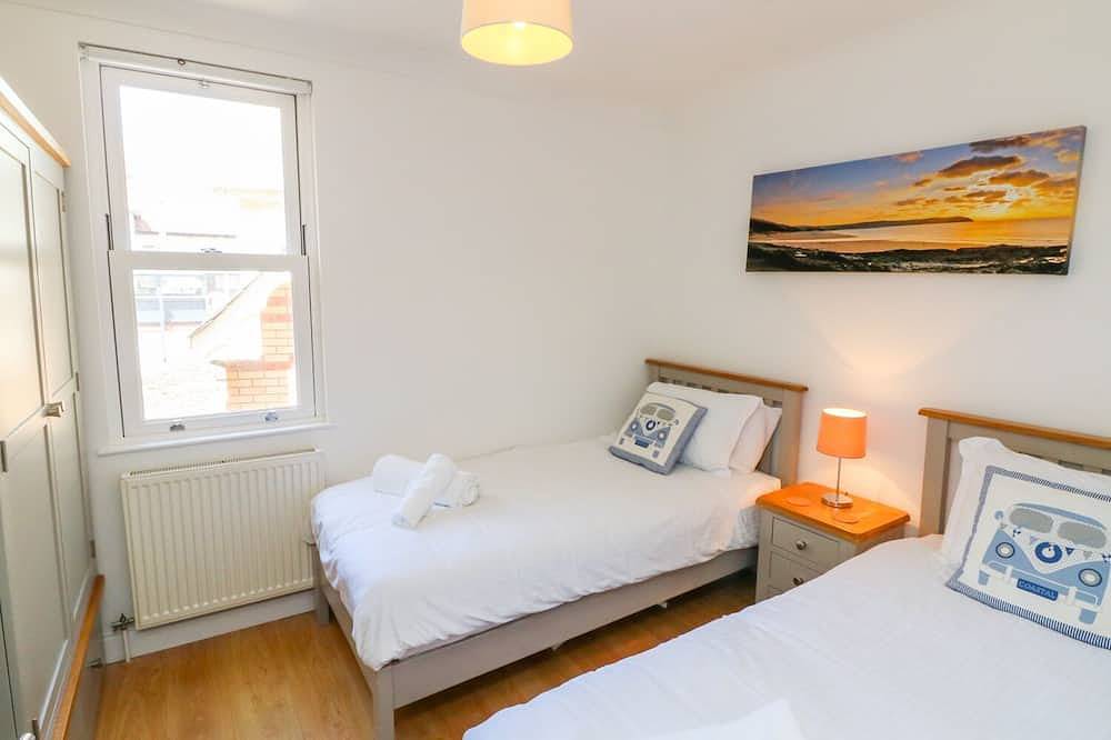 Seashore, romantic, character holiday cottage in Woolacombe in Woolacombe, Devon