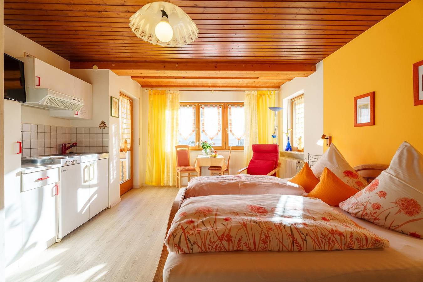 Ganze Wohnung, Apartment 'Liebesnest' mit Gemeinschaftsterrasse, Garten und Wlan in Oberharmersbach, Mittlerer Schwarzwald