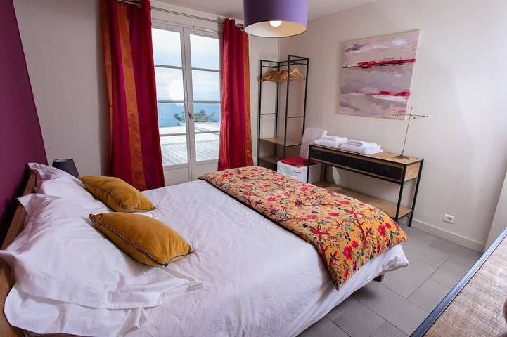 Villa pour 14 personnes, avec jardin et jacuzzi, animaux acceptés à Carqueiranne - 2