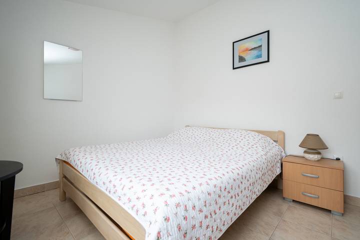 Ferienwohnung für 3 Personen, mit Balkon/Terrasse in Tkon