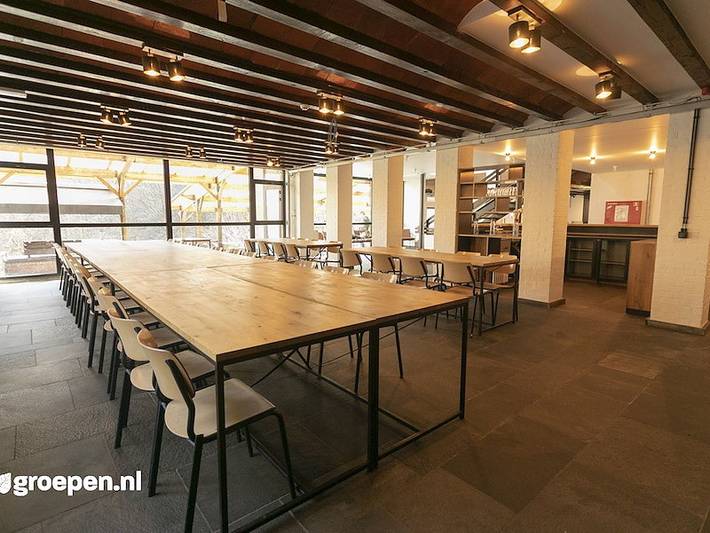 Location de vacances pour 55 personnes, avec terrasse et jacuzzi ainsi que sauna et balcon/terrasse dans Région de Namur - 2