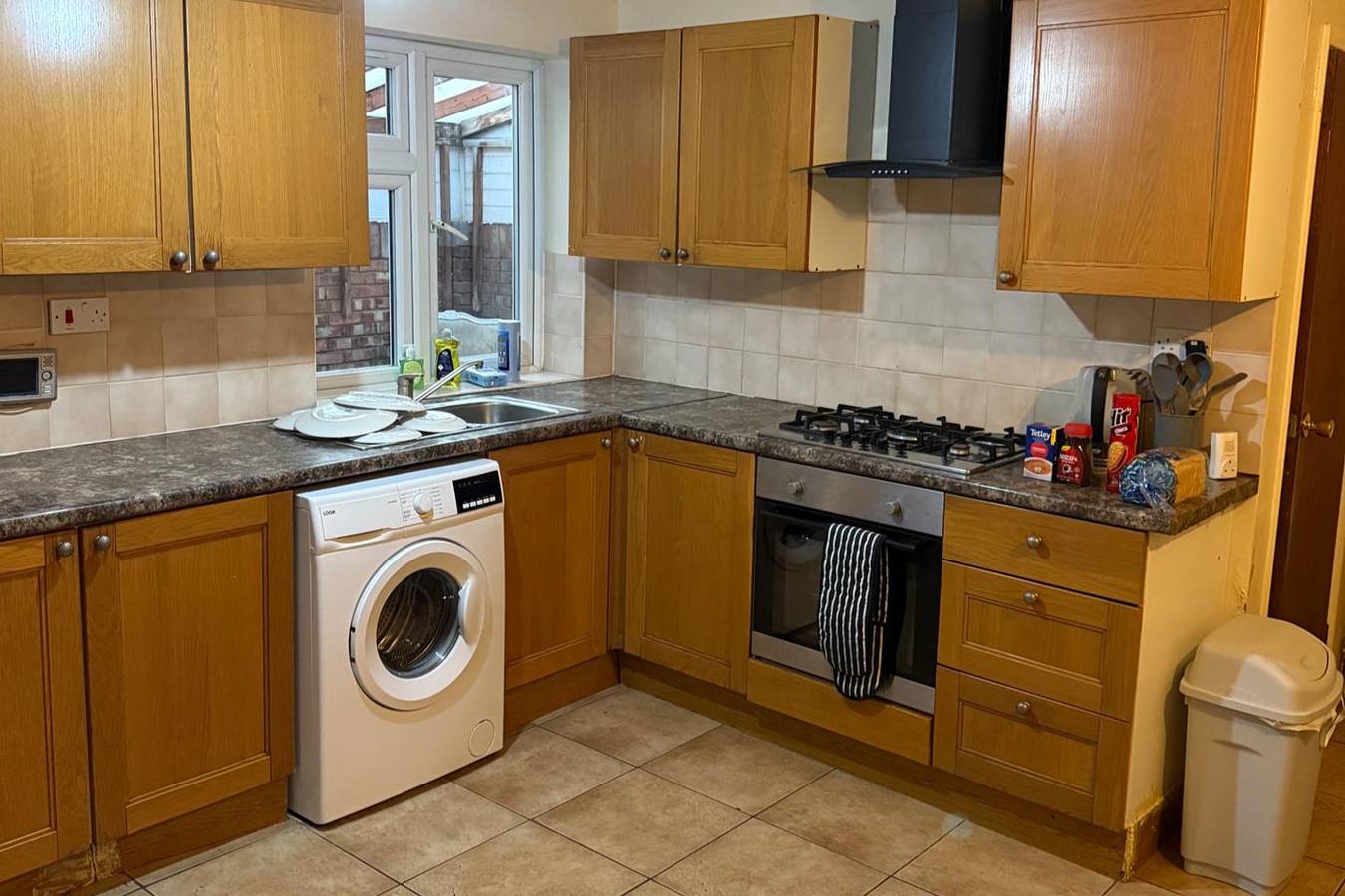 Apartamento vacacional entero, Apartamento de vacaciones para 4 personas con terraza in Municipio de Hounslow, Londres