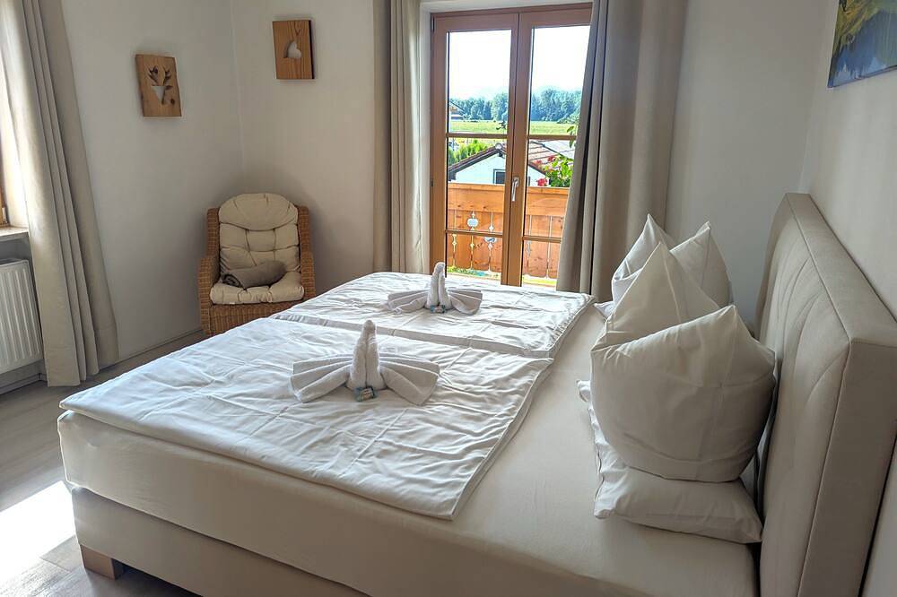 Ganze Wohnung, Ferienwohnung Lorenz \"Kaiserblick\" für 4 Personen mit Balkon in Bruckmühl, Landkreis Rosenheim
