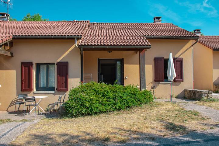 Gîte pour 6 personnes, avec terrasse, animaux acceptés