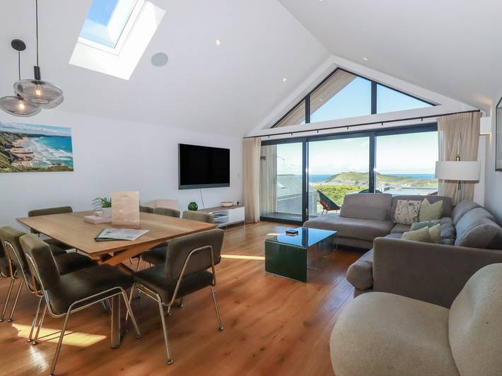 Beach hut for 8 people, with garden in Porth