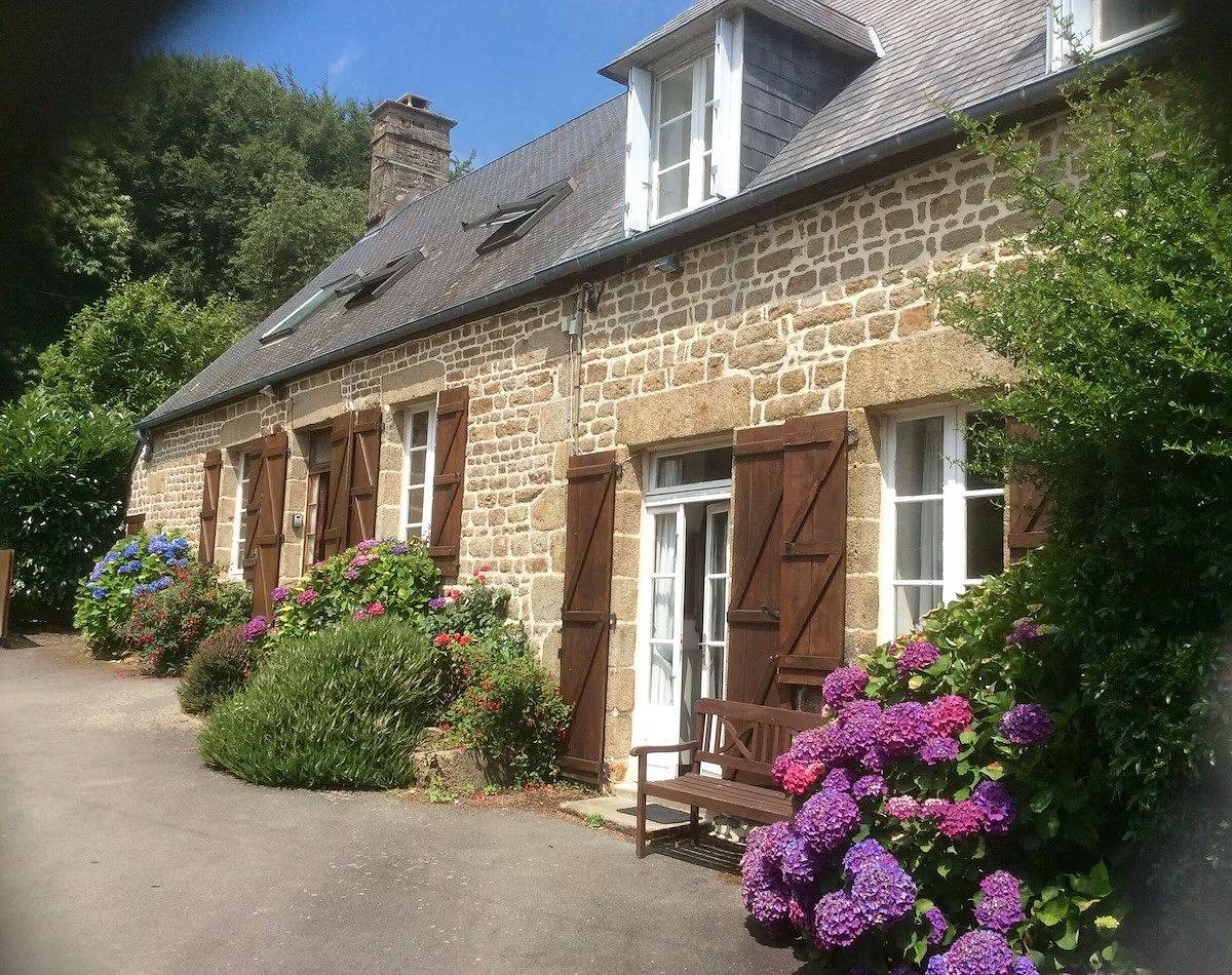 Gîte pour 15 personnes avec jardin in Saint-Georges-de-Reintembault, Fougères-Vitré