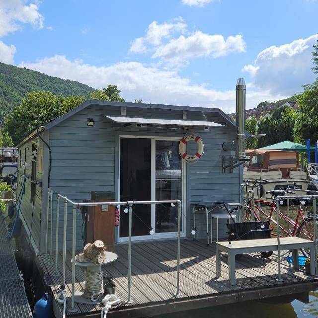 Boot für 5 Personen, mit Terrasse und Seeblick sowie Ausblick in Lahnstein