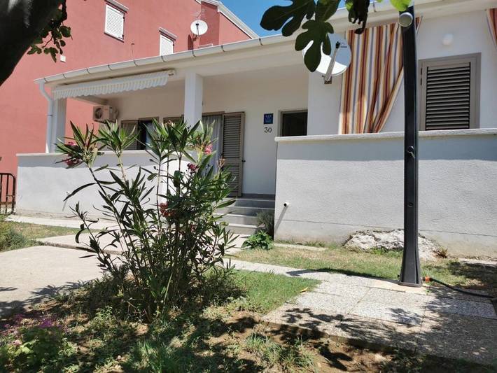 Ferienhaus für 9 Personen, mit Garten in Povljana - 4