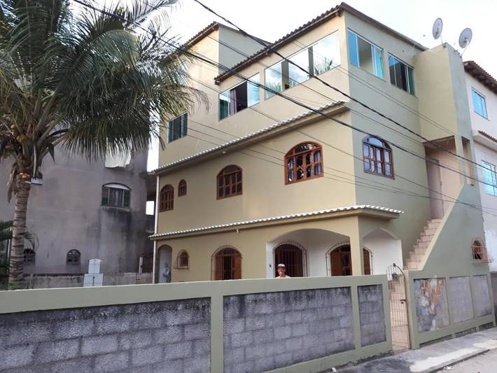 Casas e apartamentos de temporada para 4 pessoas, com terraço em Piúma (ES)