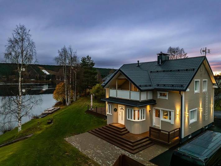 Casa de vacaciones para 8 personas, con vistas además de sauna y terraza en Rovaniemi