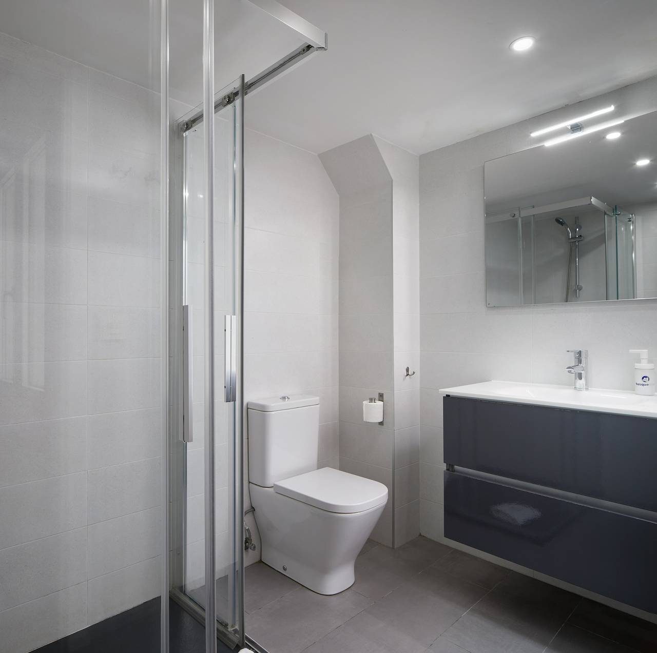 Apartamento entero, Apartamento de vacaciones para 4 personas in Playa de la Concha, San Sebastián