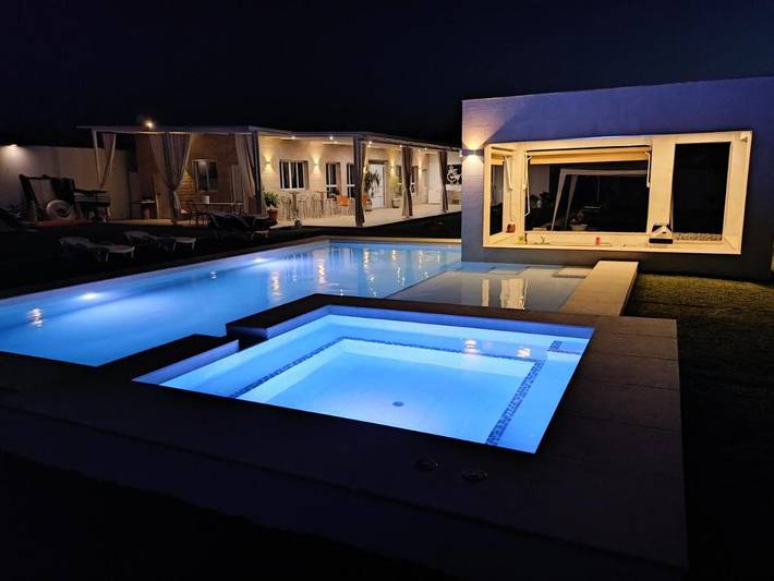 Casa rural para 12 personas, con Terraza además de Jardín y Piscina en La Campana - 3