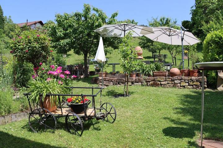 Ferienwohnung für 2 Personen, mit Terrasse und Garten sowie Ausblick in Breuberg