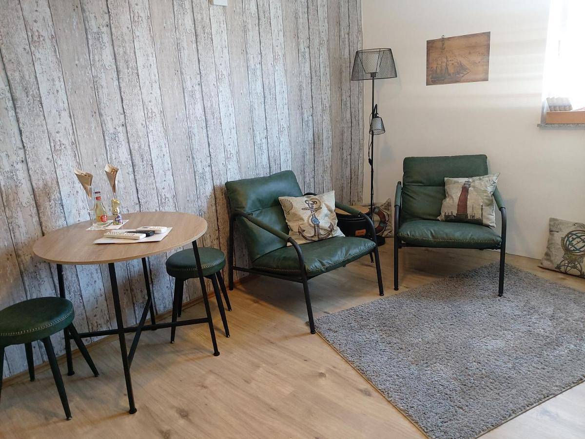 Ganze Wohnung, Ferienhaus Pomerania Nostalgie-Flair Kapitänskajüte bei Rügen in Sundhagen, Stralsund Umland