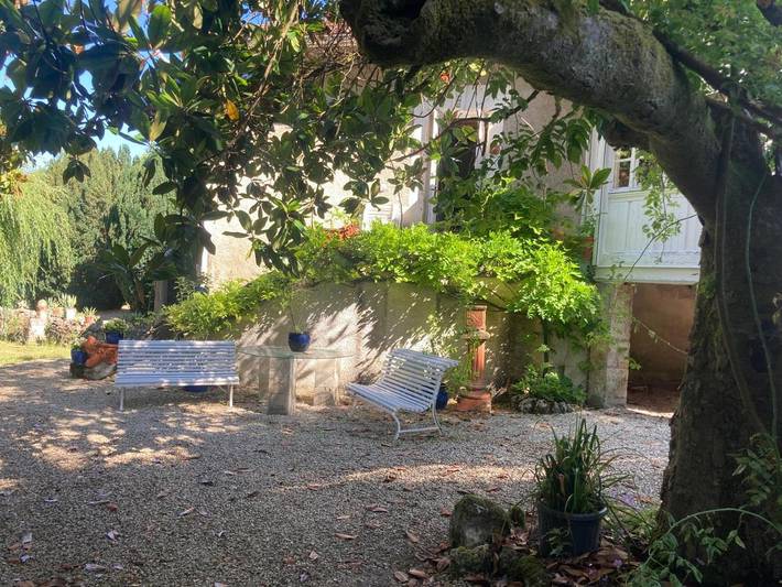 Chambre d’hôte pour 2 personnes, avec Balcon et Terrasse ainsi que Jardin et Vue
