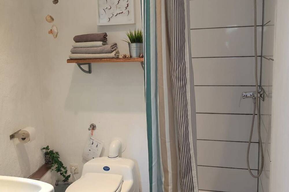 Ganze Wohnung, Sole e Ventu 30qm in San-Giovanni-di-Moriani, Corte und Umgebung