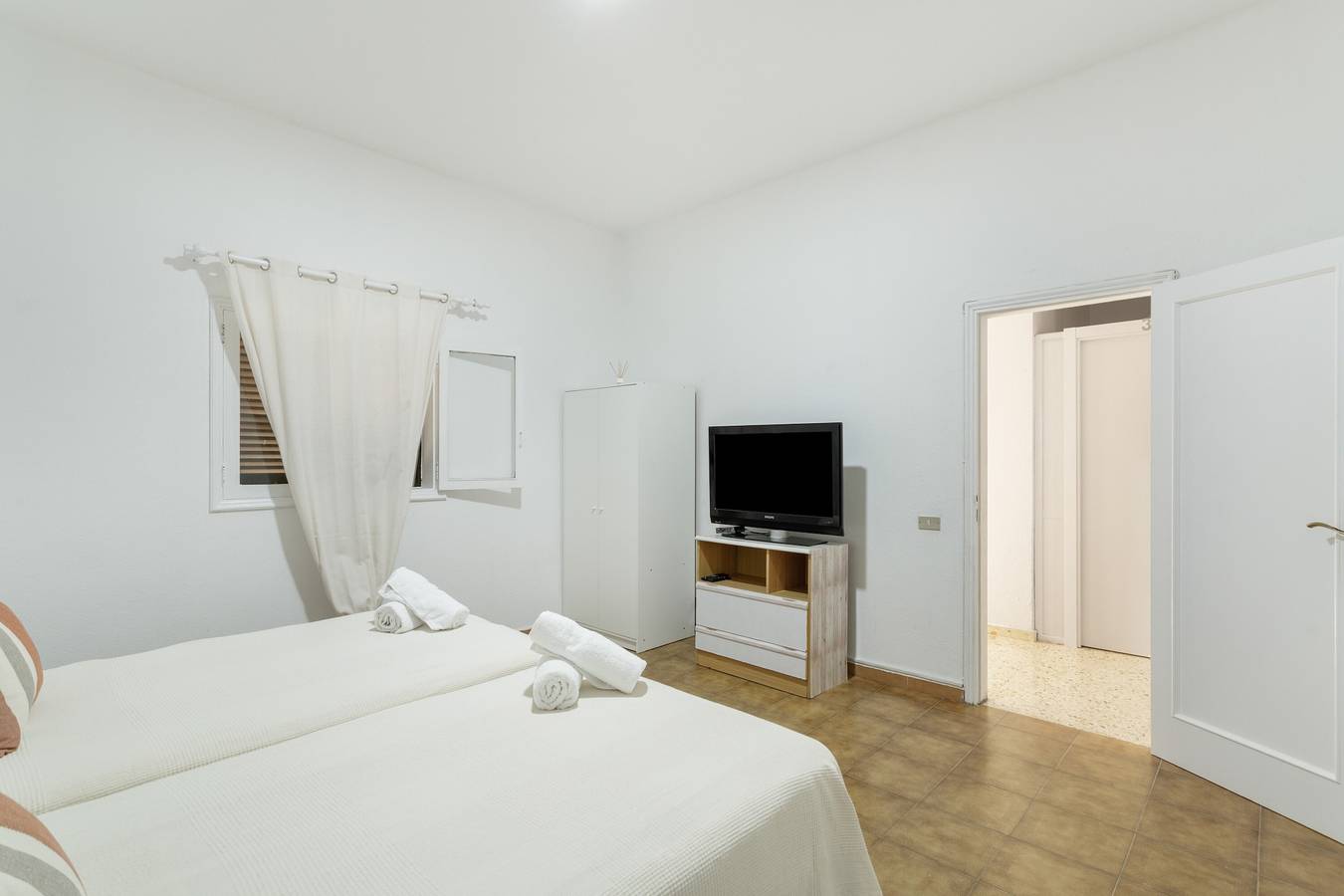 Room 4 with Shared Terrace and Wi-Fi in Arinaga, Agüimes