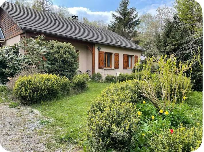 Location de vacances pour 12 personnes, avec vue ainsi que terrasse et jardin à Monthermé - 4