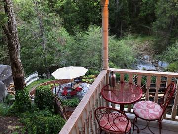 Log Cabin for 2 People in Nevada City, Northern California, Photo 3