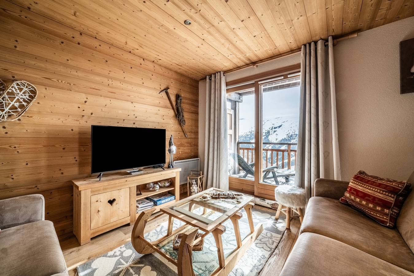 Appartement entier, Appartement "Superbe Duplex- Résidence Alpine" avec terrasse privée, balcon et Wi-Fi in Les Carroz, Arâches-la-Frasse