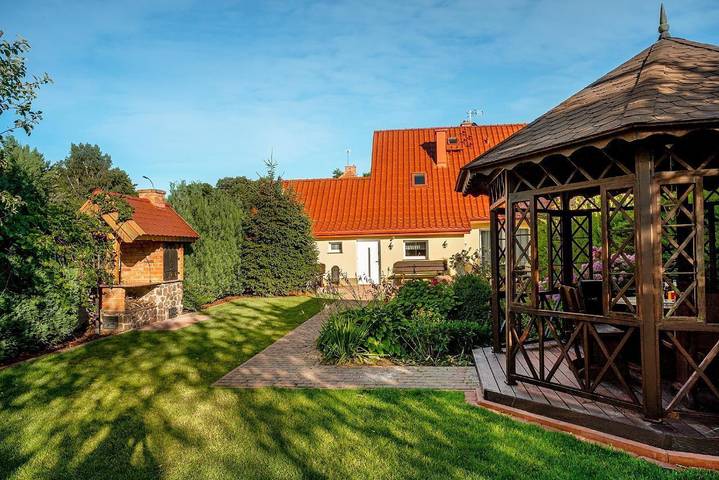 Dom dla 5 osób, z taras i sauna oraz ogród w Mielno