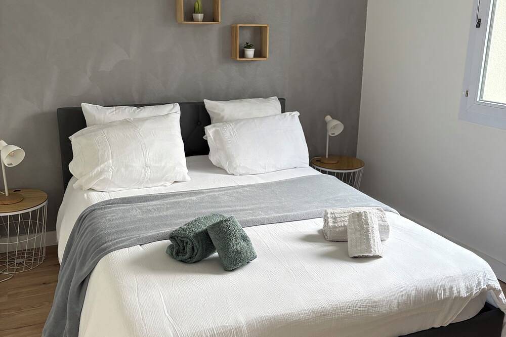 Entire apartment, Cosy apartment for 4 people in St Quay-Portrieux in Saint-Quay-Portrieux, Côte de Goëlo