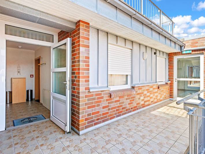 Ferienwohnung für 4 Personen, mit Balkon und Terrasse in Bensersiel - 2