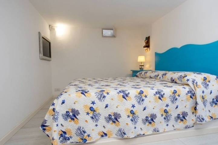 Comfortable Camera Suite Tritone for up to 3 guests in Anacapri, Neapel Provinz