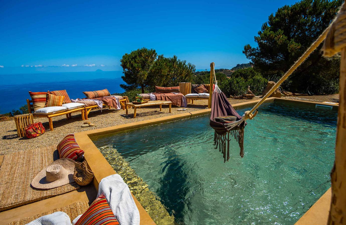 Villa in riva al mare con terrazza panoramica  in Sant'Ambrogio, Cefalù (Comune)