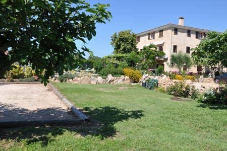 Appartement entier, Studio Apartment in Serra-di-Ferro, Région d'Ajaccio