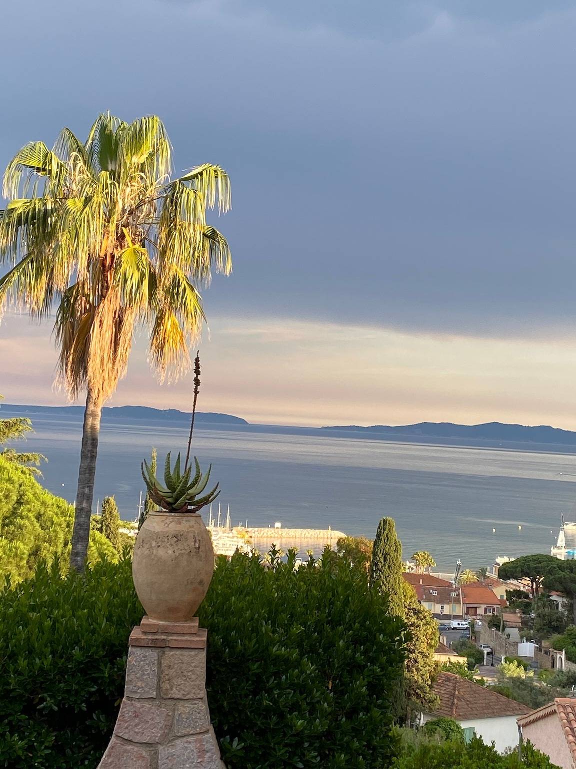 Bed and Breakfast 'Chambre Taroudant' with Sea View, Wi-Fi and Air Conditioning in Le Lavandou, Parc national Port-Cros