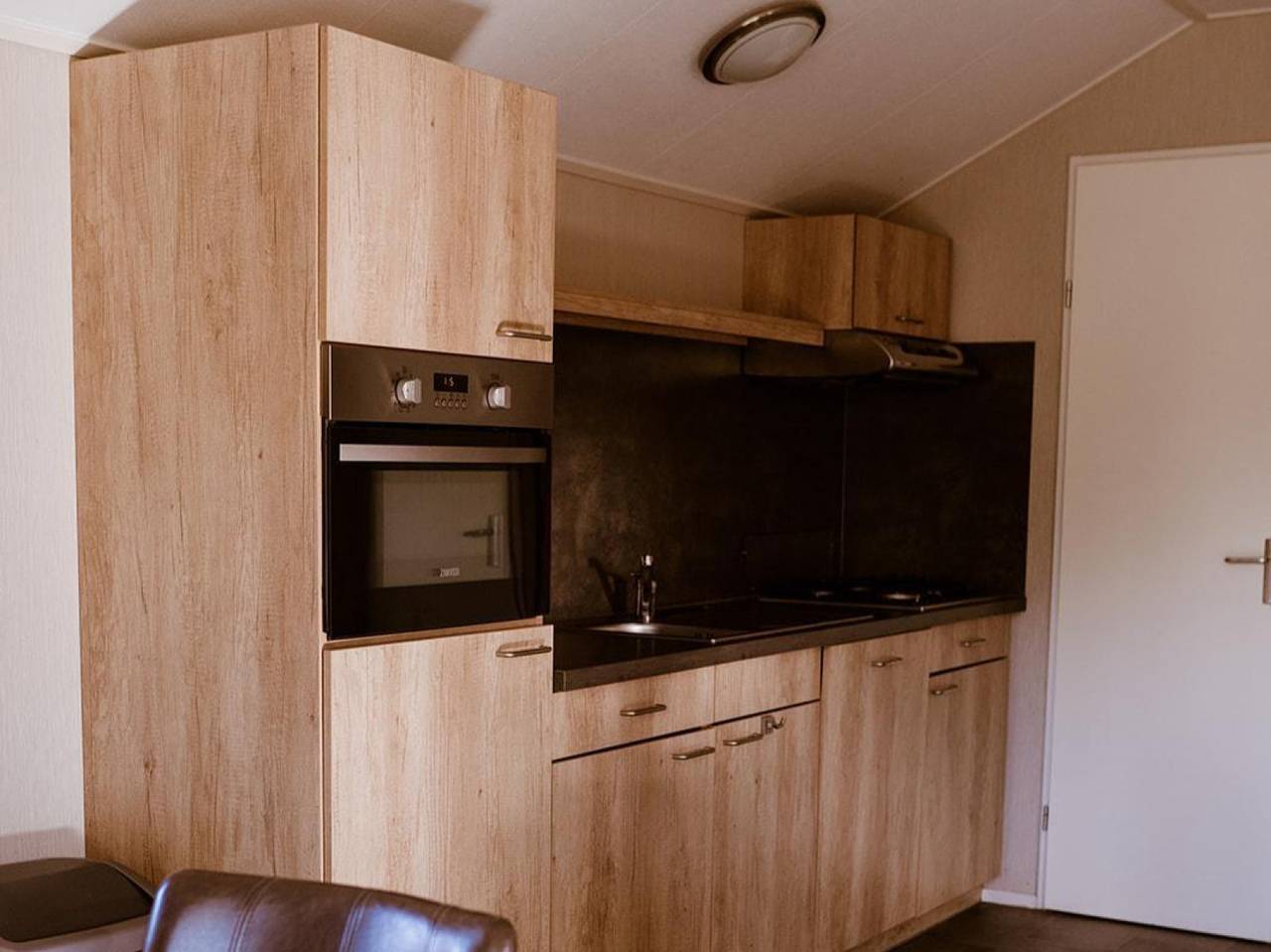 Gezellige 4-persoons lodge op vakantiepark Eigen Wijze nabij Bant in IJsselmeer