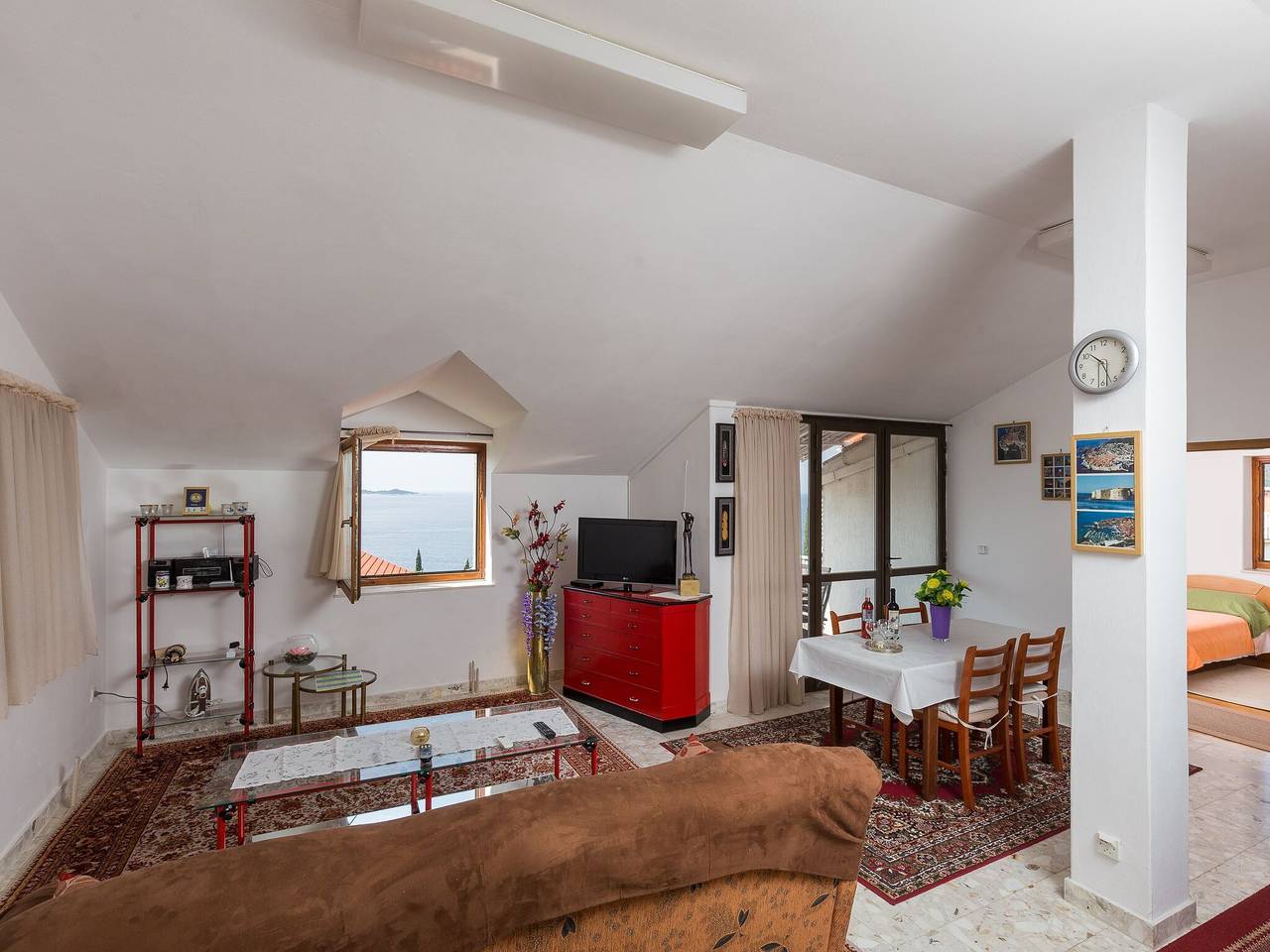 Ganze Wohnung, Apartments Kisic - Two-Bedroom Apartment with Balcony and Sea View(potkrovlje) in Mlini, Dubrovnik-Neretva