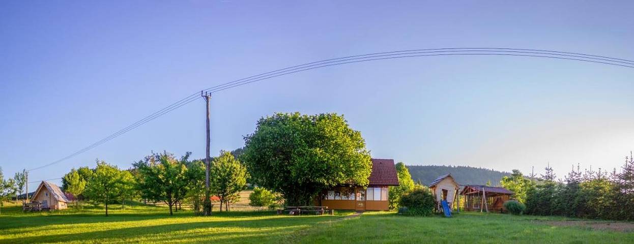 Gîte pour 3 personnes, avec Terrasse ainsi que Jardin et Vue à Velike Lašče