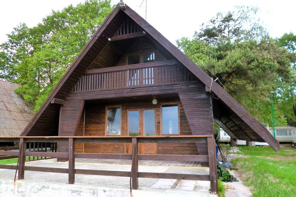 Ferienhaus in Łazy am Jamno-See in Granica Łazy, Powiat Koszaliński