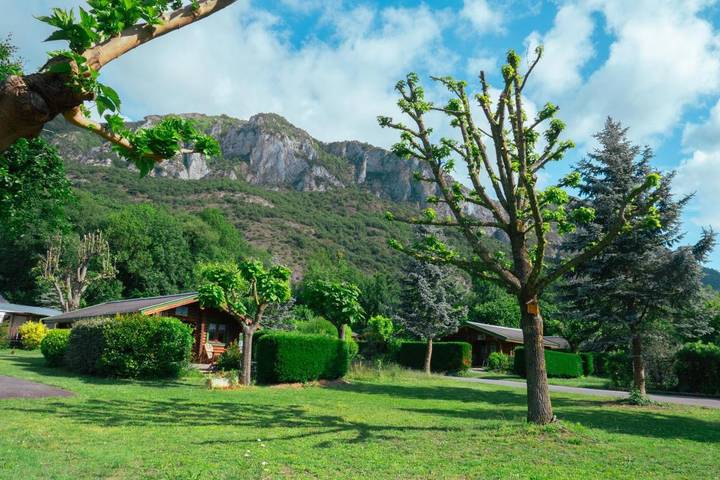 Location de vacances pour 2 personnes, avec vue et piscine ainsi que sauna et jardin, animaux acceptés à Agos-Vidalos - 2