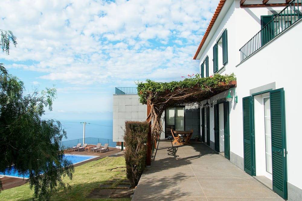 Casa vacanza a Fajã da Ovelha a partire da 395€ a notte