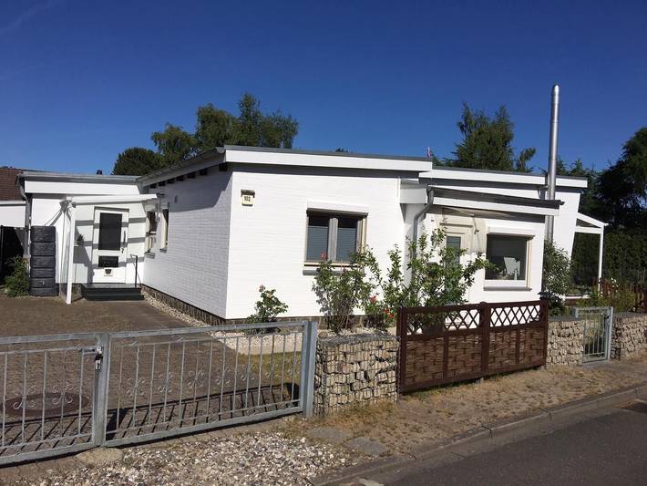 Bungalow für 4 Personen, mit Terrasse und Garten in Lensterstrand