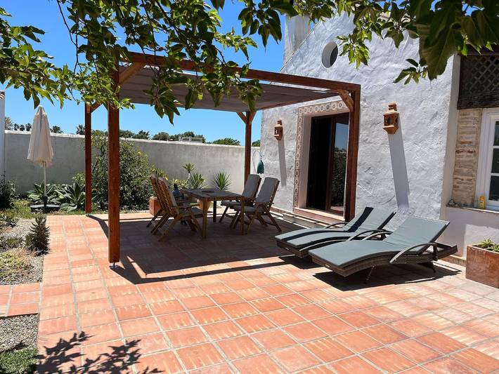Maison indépendante meublée avec confort et style, grand jardin in Playa de Zahora, Barbate
