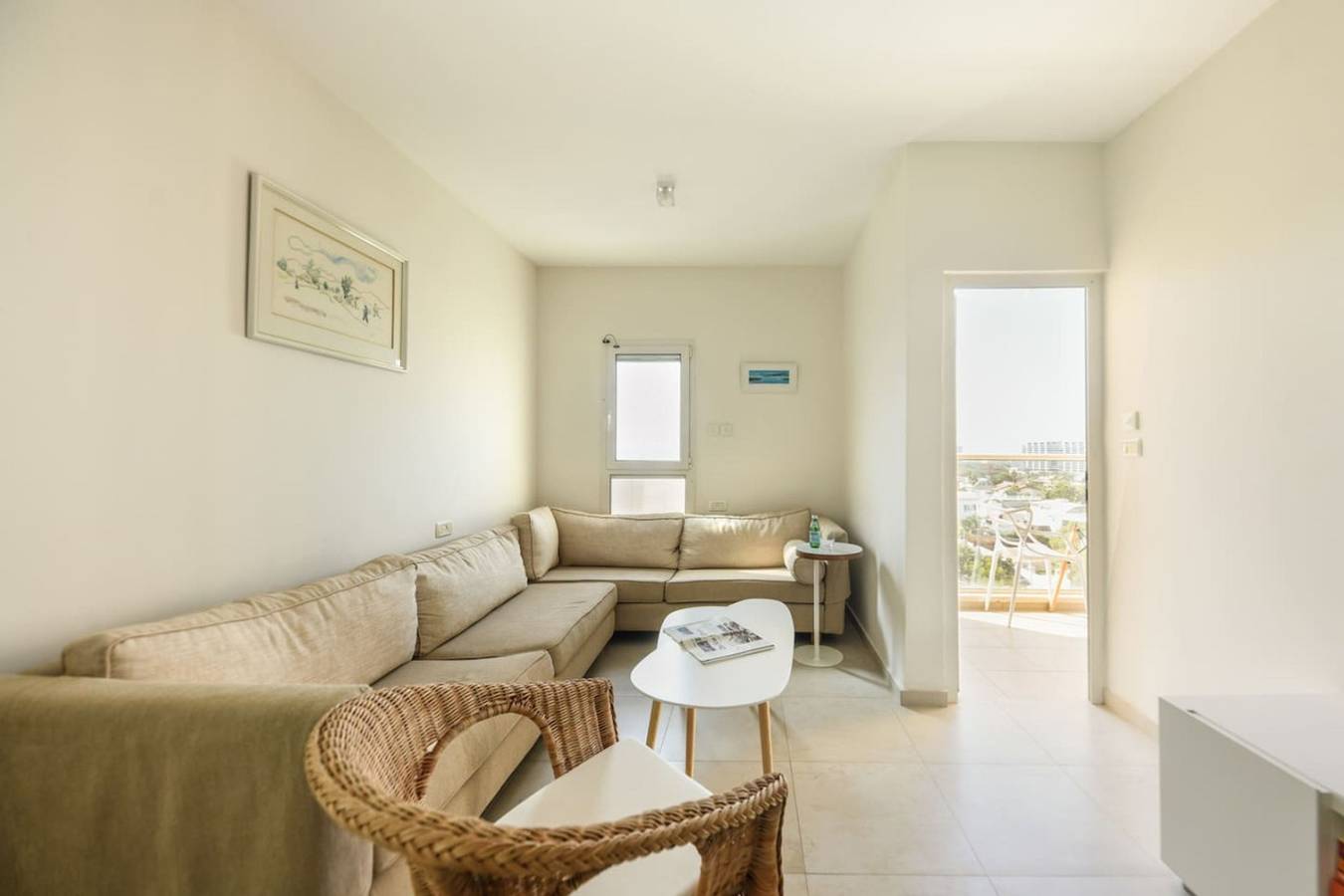 Entire apartment, Skyline 1Br Apartment with City and Sea View in Herzliya, Tel Aviv District