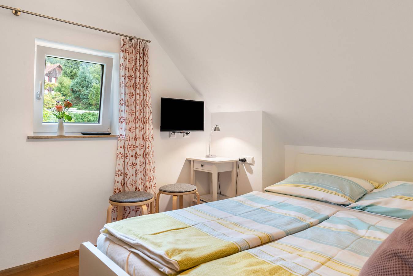 Zimmer 'Doppelzimmer' mit Gemeinschaftsgarten und Wi-Fi in Bodman-Ludwigshafen, Obersee (Bodensee)