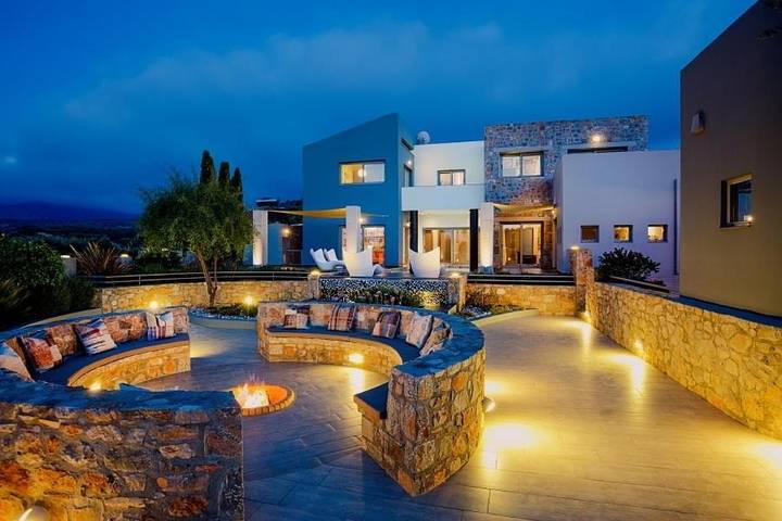 Ferienhaus für 10 Personen, mit Garten und Whirlpool